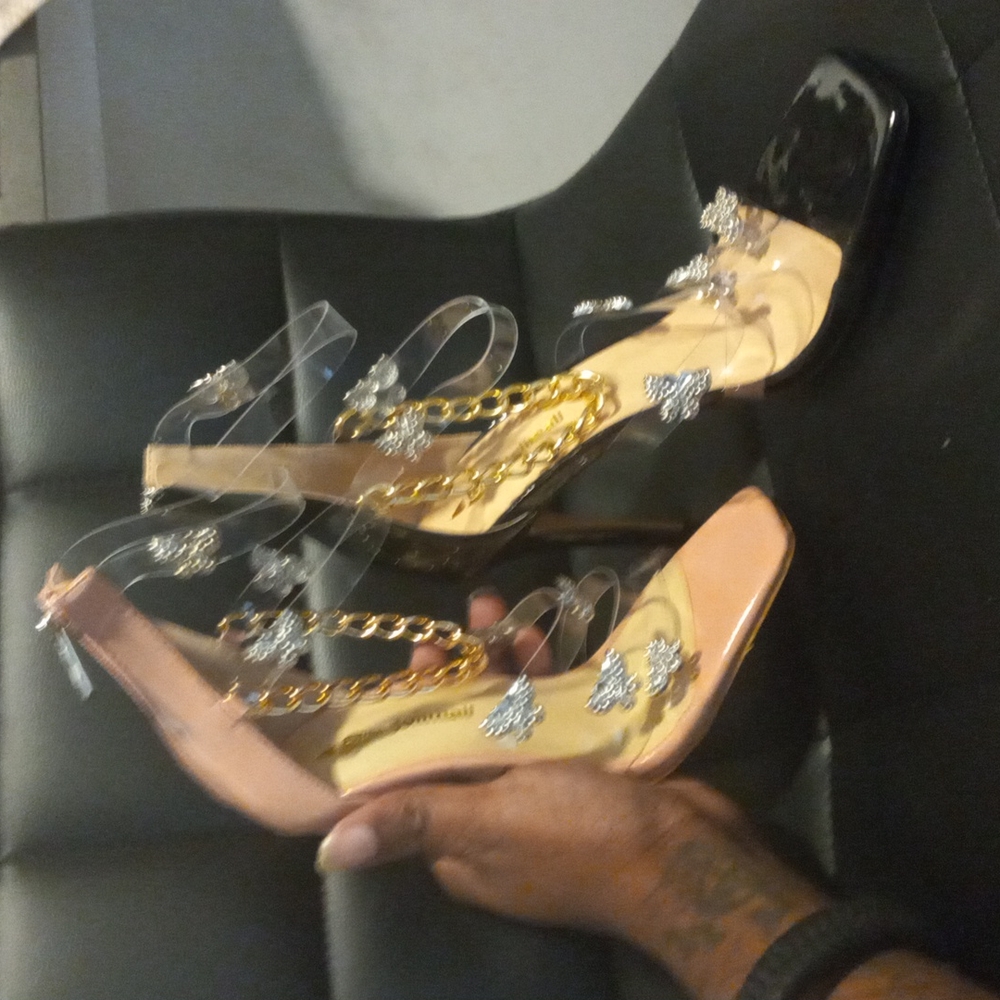 Heels - Picture 2 of 8